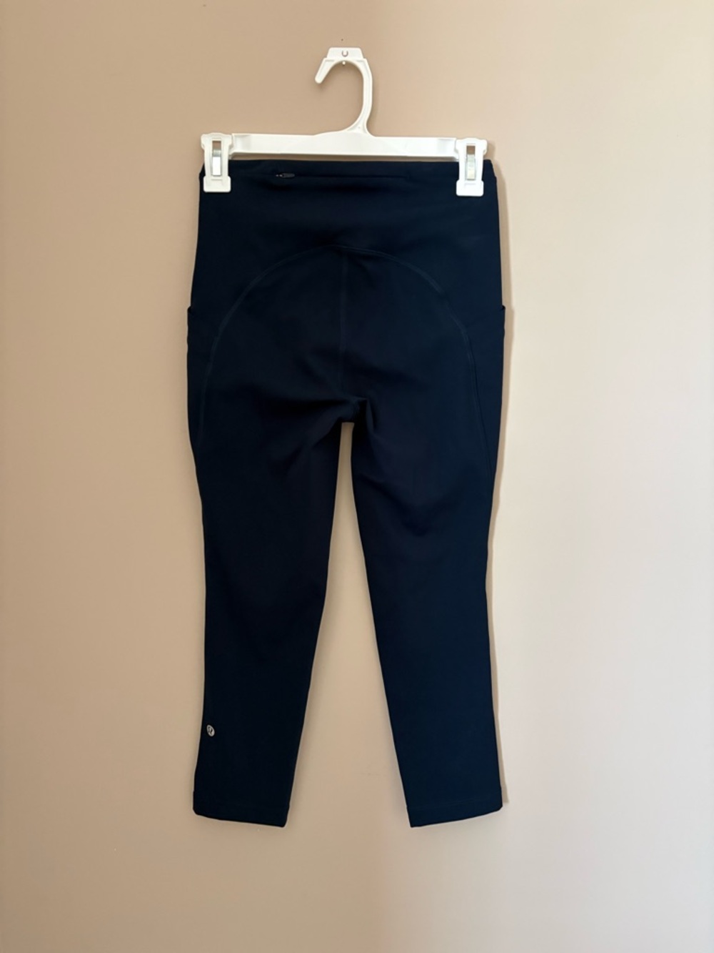 Lululemon navy swift speed HR Leggings w/ Side Pockets Size 4 - Picture 3 of 4